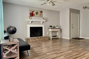 The Cottage by Mall of Louisiana, Baton Rouge